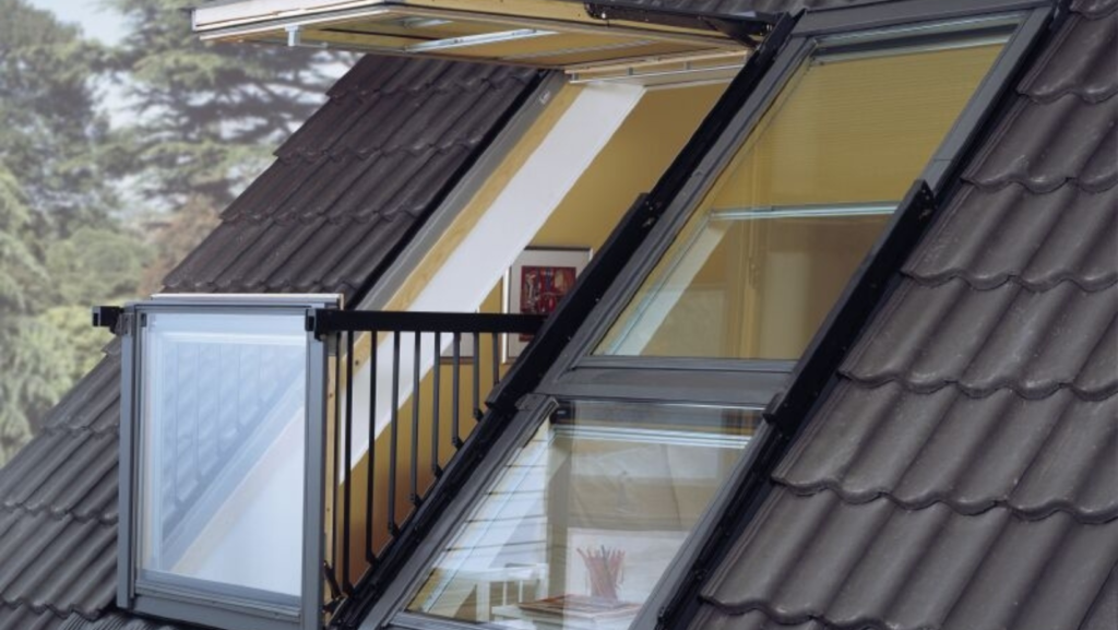 Bénéficiez d’un véritable espace extérieur en plus et d’une vue à 180°, simplement en ouvrant votre verrière balcon. Une fois refermée, cette solution de création d’espace, vous apporte aussi un confort de vie optimal à l'intérieur grâce à ses performances en terme d’isolation thermique.
